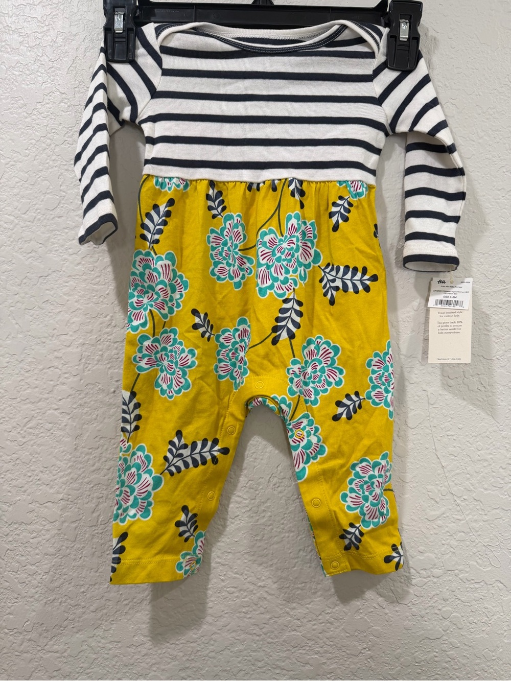 Tea collection chinese chrysanthemum print mix baby romper Size 3-6 Month